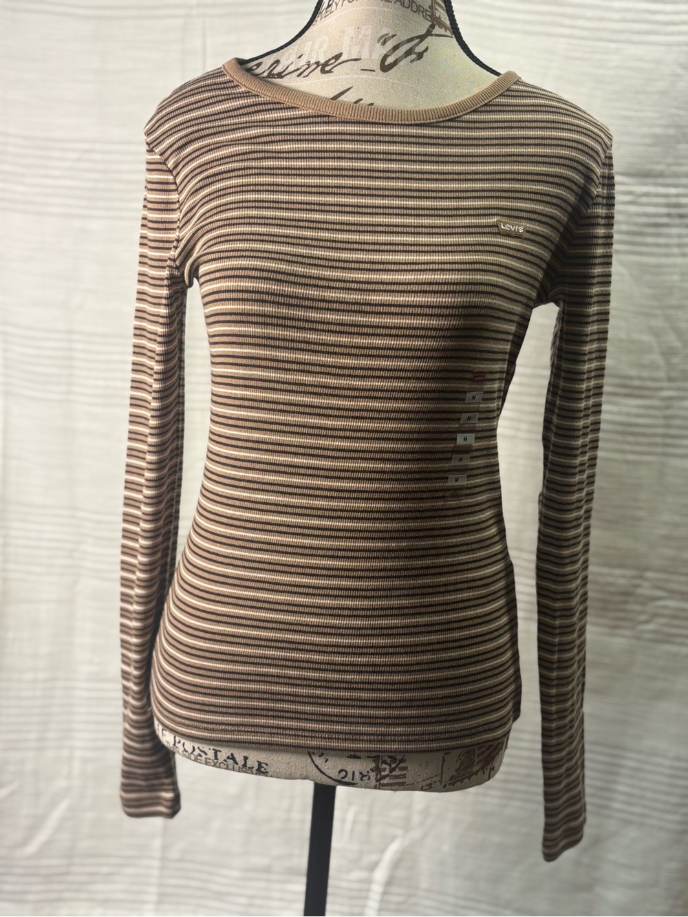 Levi's Women's Hayes Long Sleeve T-Shirt Medium NWT